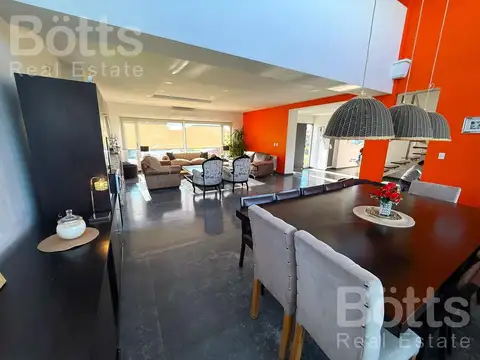 Casa en Venta en Loma Verde, USD 230.000