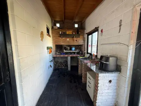 Casa 2 ambientes con 1 baño