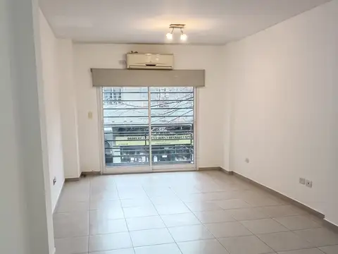 LINDO MONOAMBIENTE CON BALCON