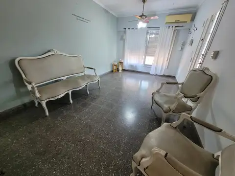 PH tipo casa de 2 dormitorios en Zona Centro 