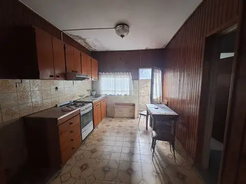 Casa de  3 ambientes. Merlo