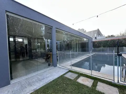 Casa 5 ambientes con 3 baños