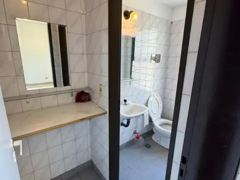Oficina 4 ambientes con 1 baño