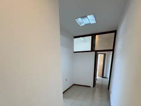 Oficina en Alquiler en Lomas de Zamora, $ 700.000
