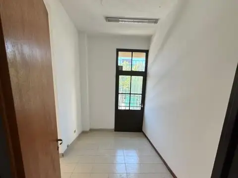 Oficina en Alquiler en Lomas de Zamora, $ 700.000