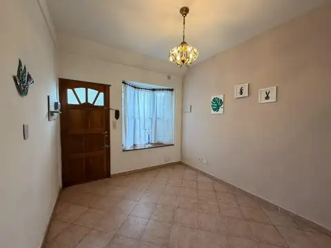 Casa en Alquiler con 1 cochera