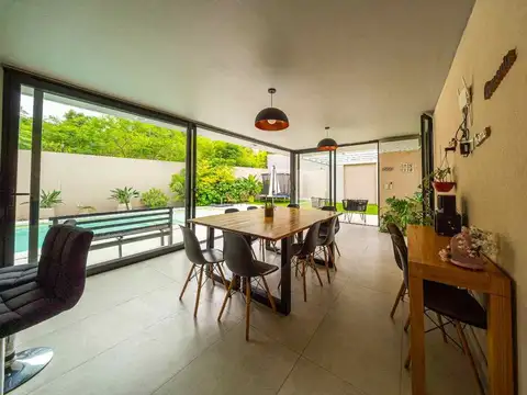 Casa 5 ambientes con 2 baños