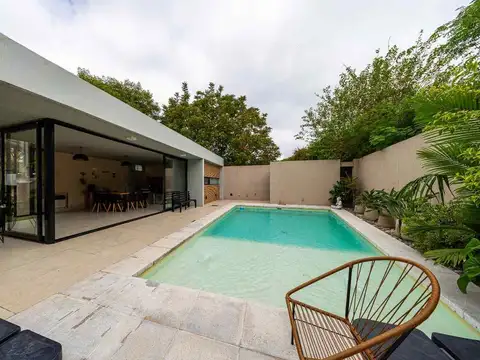 Venta casa Fisherton con quincho nuevo y pileta