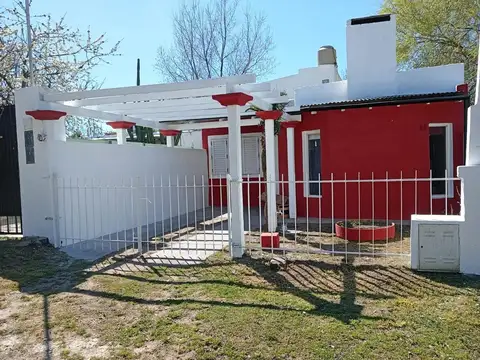 Casa 4 ambientes con 1 baño