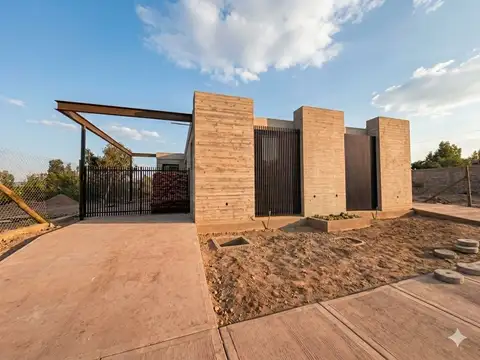 Casa en Venta  Drummond Mendoza