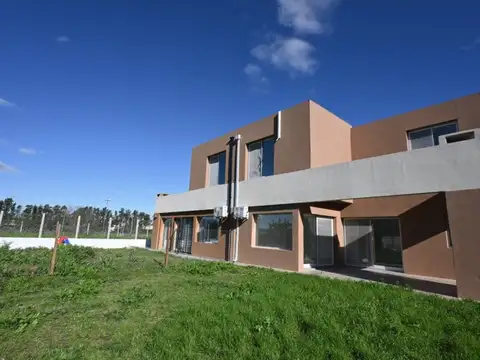 Casa en Alquiler de 3 dormitorios