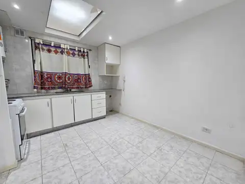 Departamento 2 amb. externo con balcón - Sarmiento y Gascón