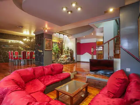 Venta Casa  7 ambientes  con Pileta , Villa Devoto
