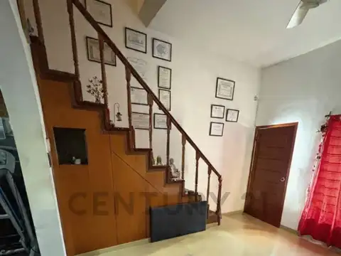 Duplex a la venta de 4 ambientes en Lomas Del Mirador