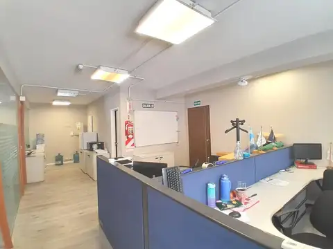 Alquiler piso de oficina remodelado  en Maipú y Lavalle