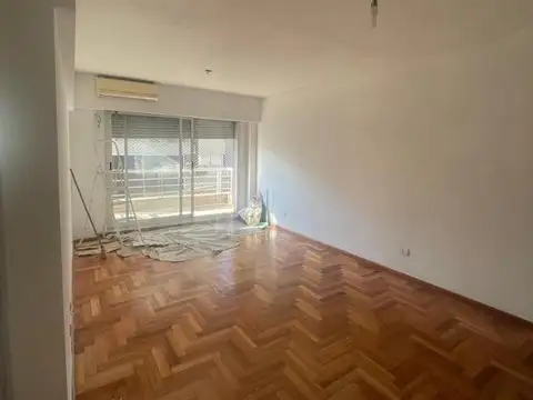 DEPARTAMENTO DE 3 AMBIENTES CON COCHERA Y BAULERA