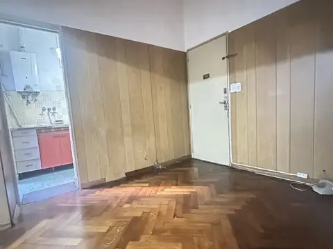VENTA PH CON PATIO EN VILLA CRESPO - OPORTUNIDAD IDEAL PARA RECICLAR O DESARROLLAR