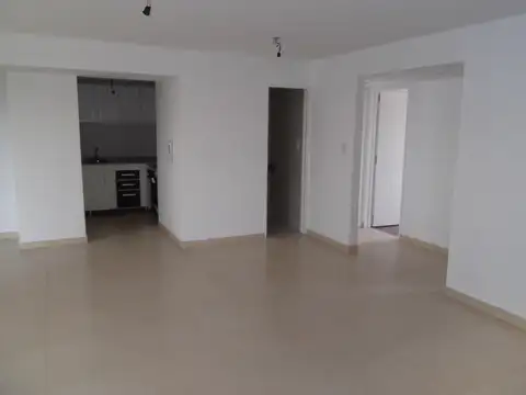 4 AMBIENTES - PLANTA BAJA FRENTE APTO COMECIAL / VIVIENDA