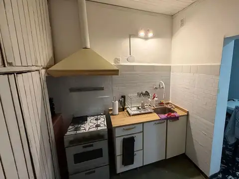 Casa 4 ambientes con 1 baño