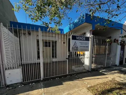 Casa 2 ambientes 2 dormitorios. | Mosconi al 300