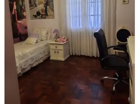 Venta Casa  4 Amb. c/  amplio fondo  Haedo Sur