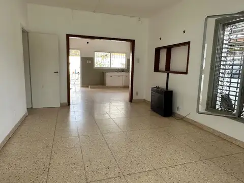 Casa 3 ambientes con 1 baño