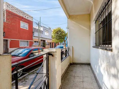 PH 3 Ambientes a Refaccionar con Terraza y Entrada Independiente – Flores