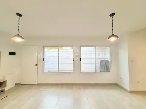 Depto Tipo Casa en Venta con 1 cocheras