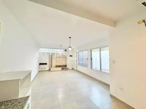 Depto Tipo Casa en Venta de 1 dormitorio