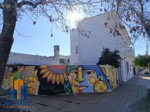 Casa 5 ambientes con 2 baños