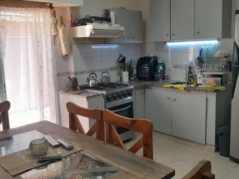 Depto Tipo Casa en Venta en Villa Luzuriaga, USD 80.000
