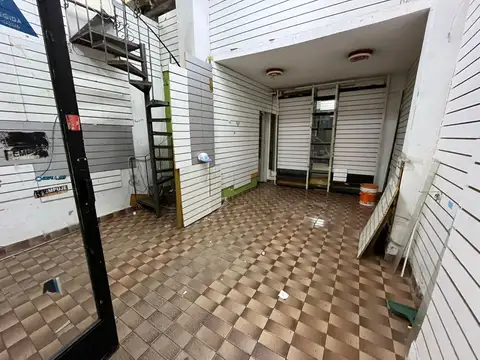 Local en Alquiler Via Pública