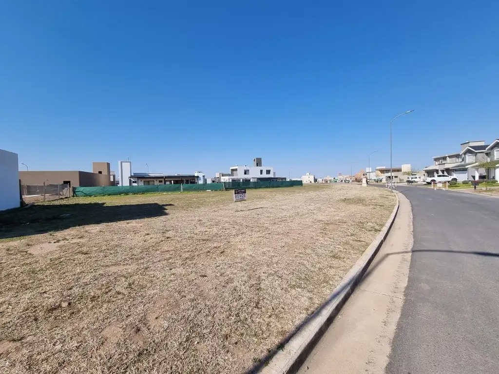 Terreno - 600  m² Total | Excelente