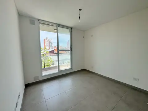 VENTA Amplio Departamento monoambiente dividido, balcón, lavadero Abasto