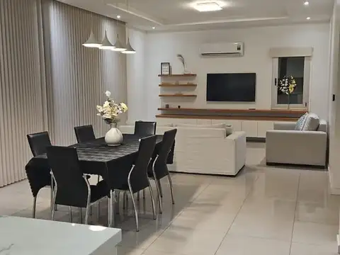 Casa 6 ambientes con 3 baños