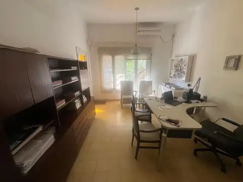 Casa 10 ambientes con 4 baños