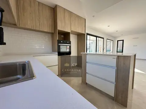 Casa en Venta en Pilar Del Este, USD 199.000