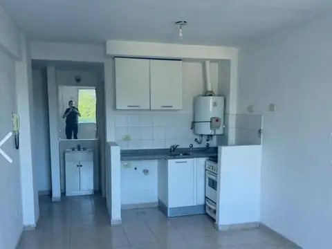 OPORTUNIDAD DEPARTAMENTO MONOAMBIENTE PARQUE URQUIZA Y A METROS DE PELLEGRINI