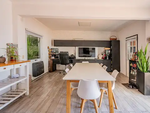 Depto Tipo Casa 4 ambientes con 2 baños