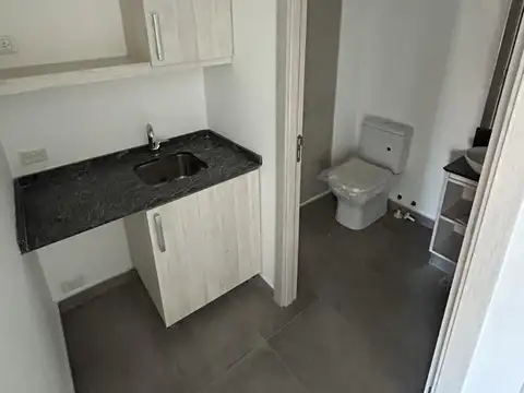 Paseo Colon 1400, Luminosa Oficina al Frente con Balcón,  Icon, a estrenar, Financiación - San Telmo