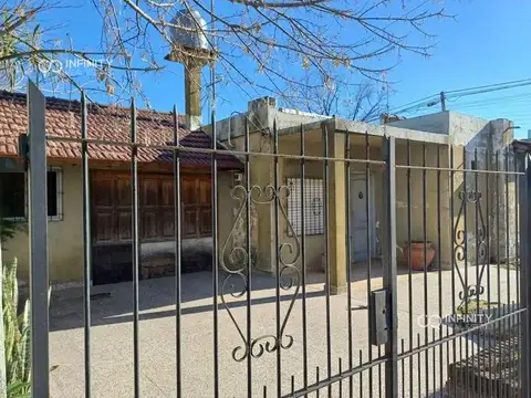 Casa 4 ambientes con 2 baños