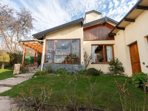 Casa con dos Departamentos Melipal Bariloche Venta
