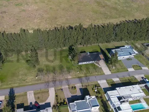 Lote en venta en Miralagos en La Plata 1289 m²