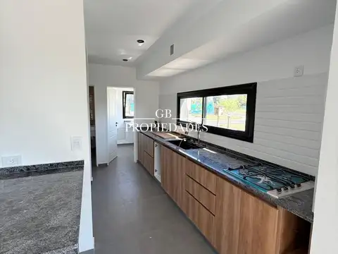 Casa Monoambiente con 3 baños