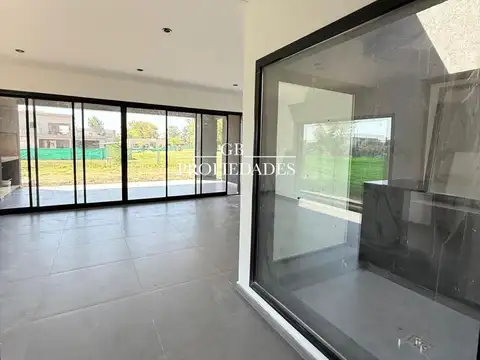 Venta de Casa 5 Ambientes en Santa Sofia, Pilar