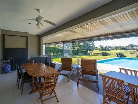 Casa en Venta en San Isidro Labrador, USD 529.000