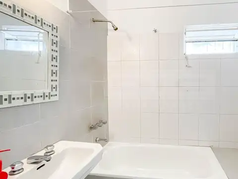 Galpon en Venta en Olivos Maipu/Uzal, USD 189.000