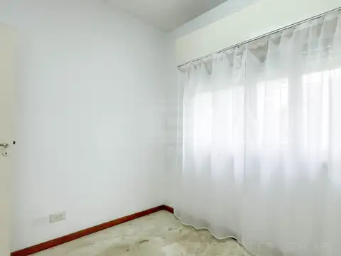Bodega-Galpon con vivienda y patio Venta - Olivos