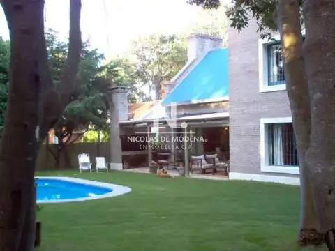 Casa 5 ambientes con 3 baños