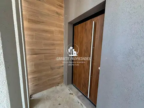 Casa en Venta con 3 cocheras